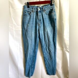 BDG Mom jeans waist 26 super cute! Urban outfitters